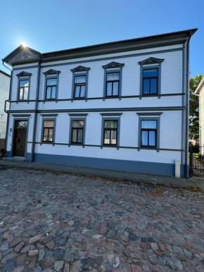 555 метров до моря, Liepāja